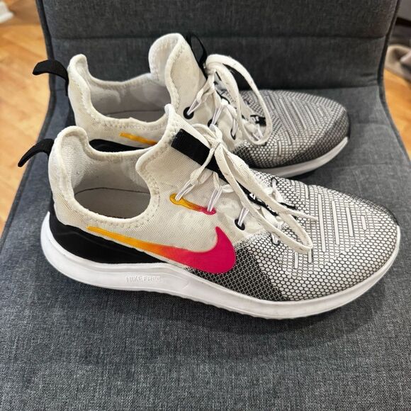 Nike training running shoes women’s 8.5 white black pink Nike free running - Picture 1 of 6